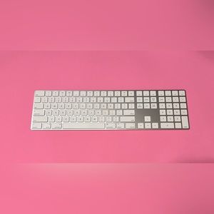 Apple Magic Wireless Keyboard